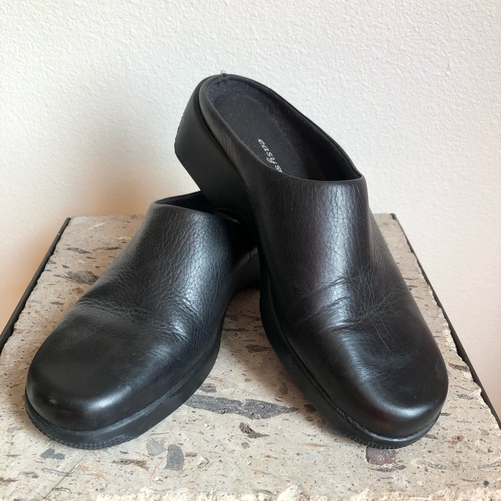 Women’s Easy Spirit Leather Slip On Mule -Size 8.5